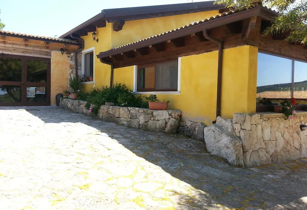 Agriturismo Monte Fenosu-1